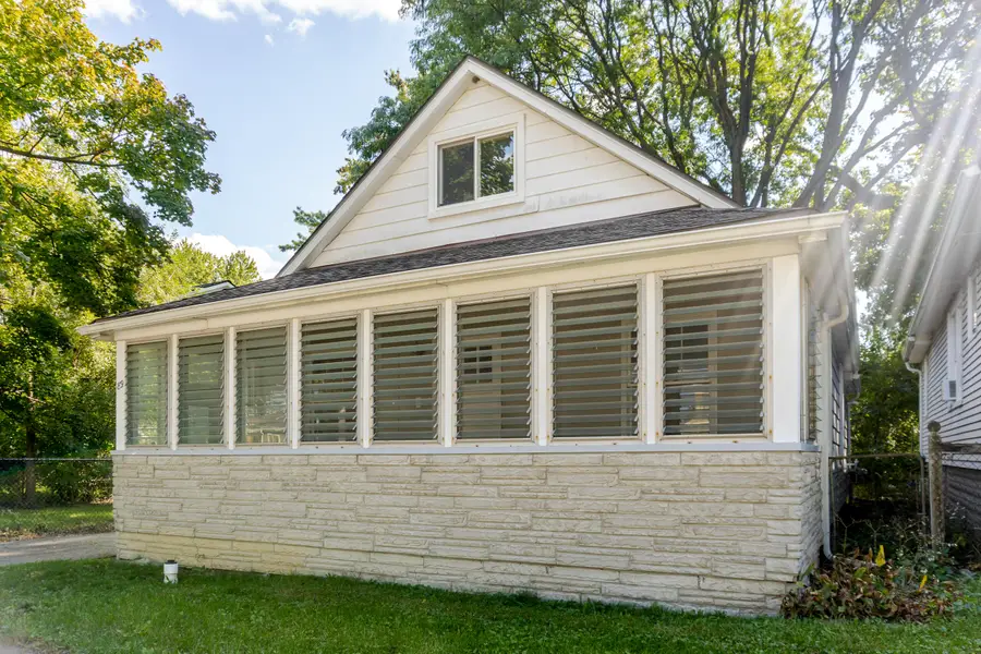 89 W Madge Avenue, Hazel Park, MI 48030 - #2