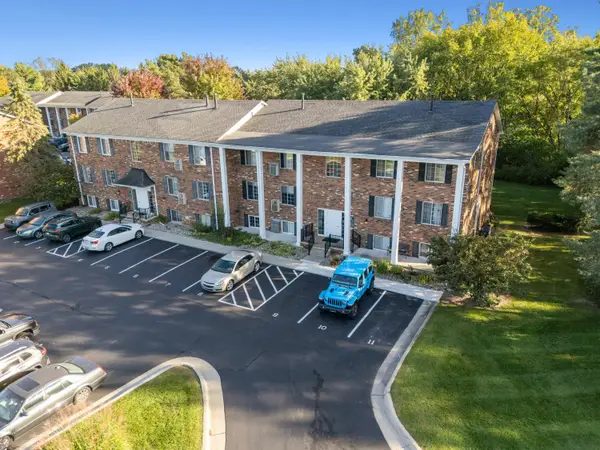 515 W Highland Road Unit: E6, Howell, MI 48843