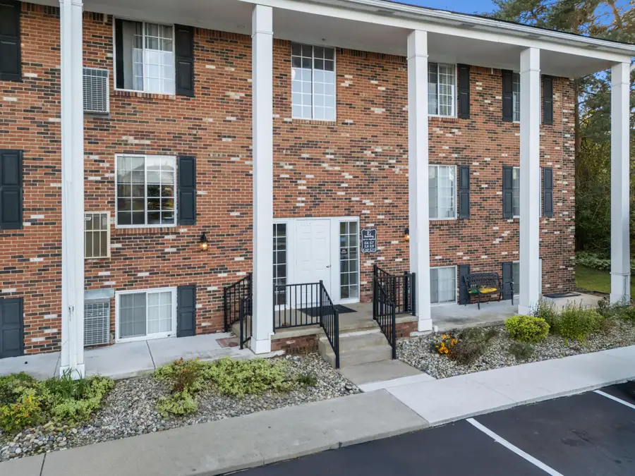 515 W Highland Road Unit: E6, Howell, MI 48843 - #2