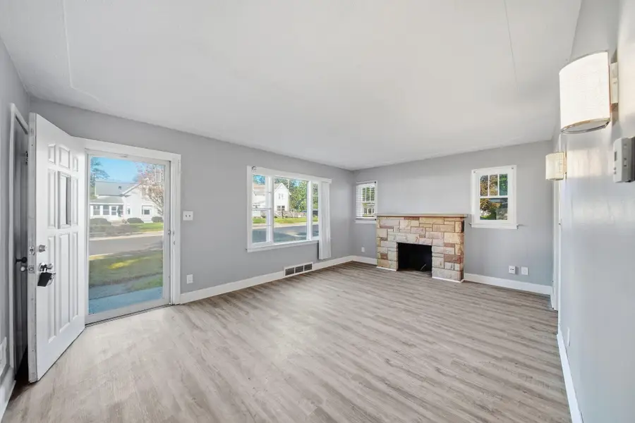 1208 N Eaton Street, Albion, MI 49224 - #3