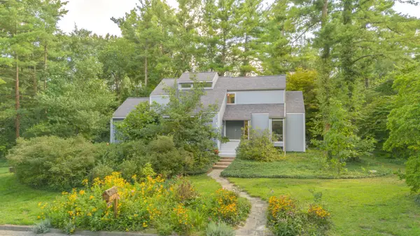 344 Rock Creek Court, AnnArbor, MI 48104