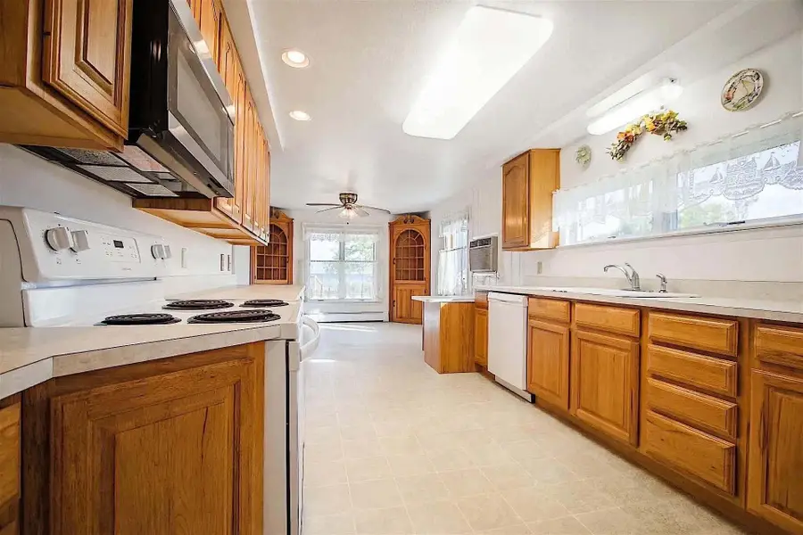 514 N Lake Street, Harrisville, MI 48740 - #3