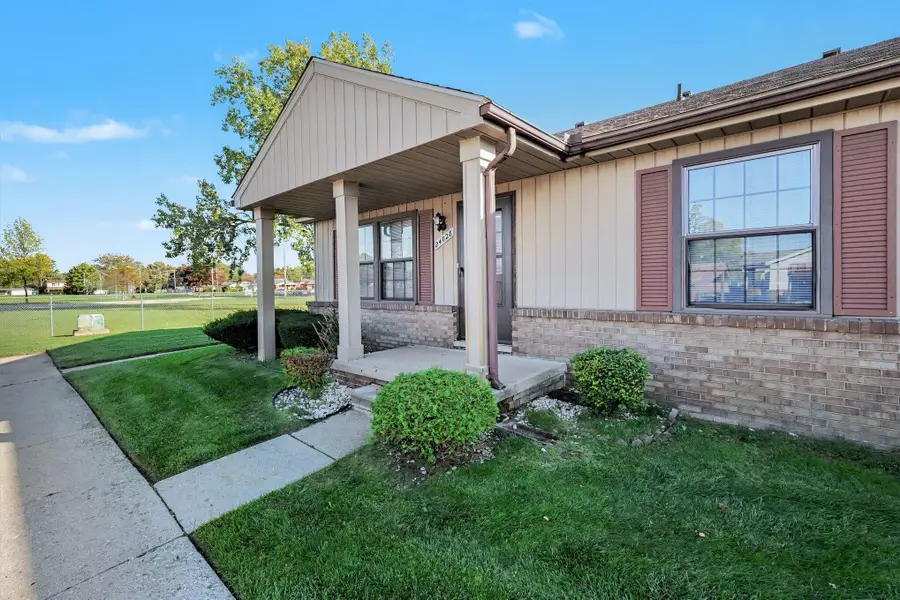 24028 Greenhill Road Unit: 59, Warren, MI 48091 - #2
