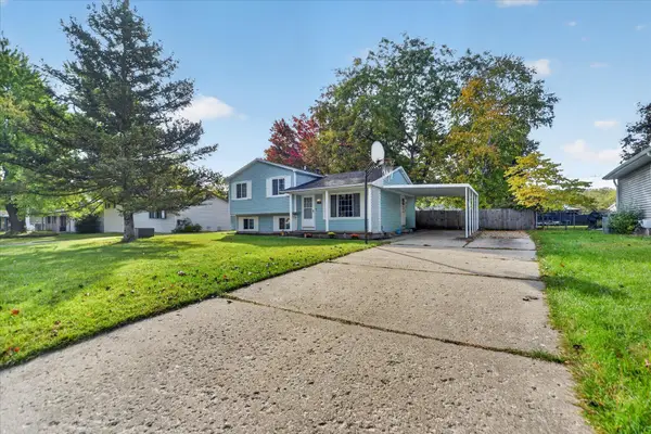 340 Oakwood Lane, Perry, MI 48872