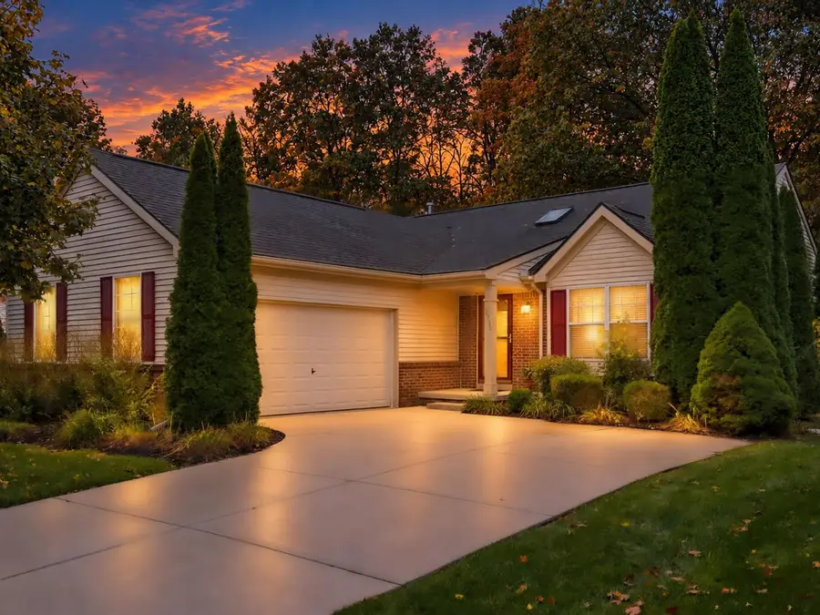 2730 Signature Circle, Pinckney, MI 48169 - #2