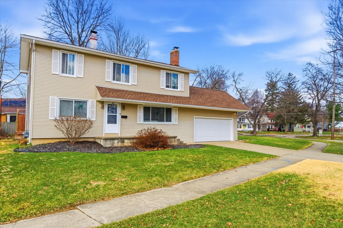 758 The Pkwy Street, Jackson, MI 49203 - #1