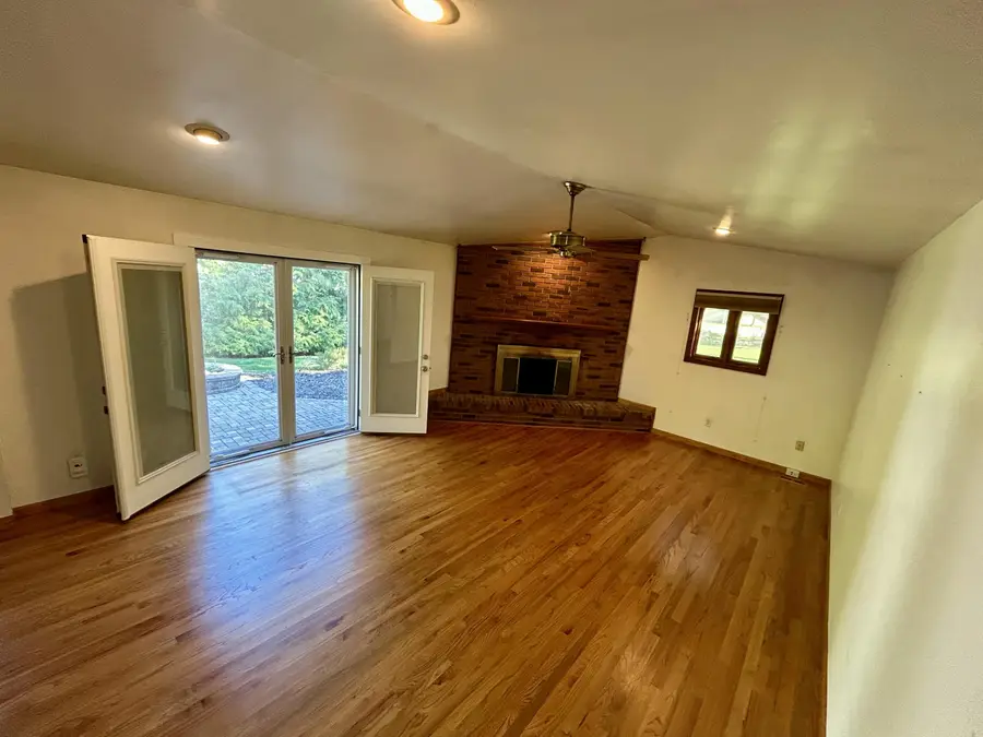 37482 Bristol Court, Livonia, MI 48154 - #3