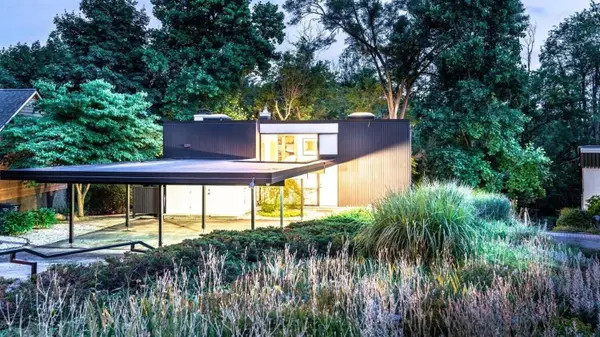 356 Hilldale Drive, AnnArbor, MI 48105