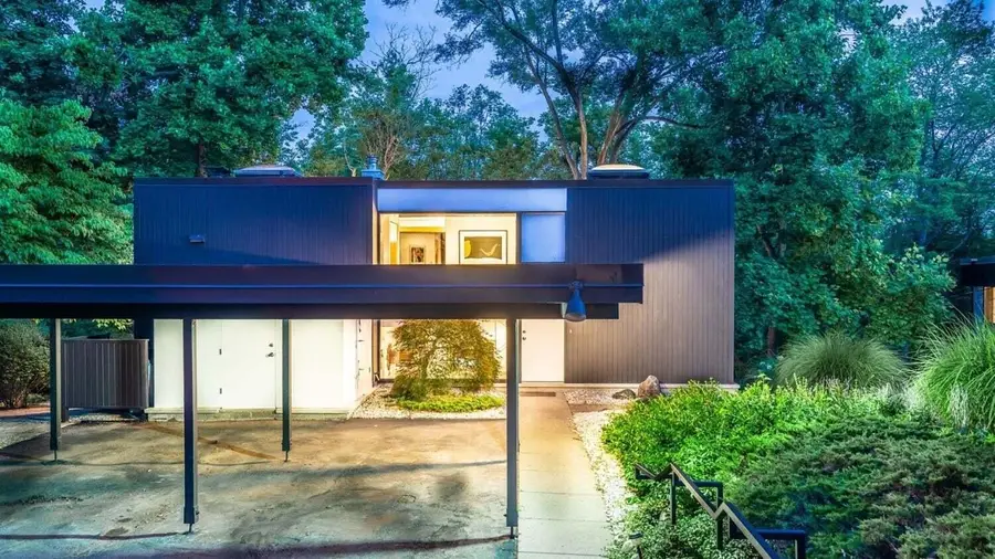 356 Hilldale Drive, Ann Arbor, MI 48105 - #2