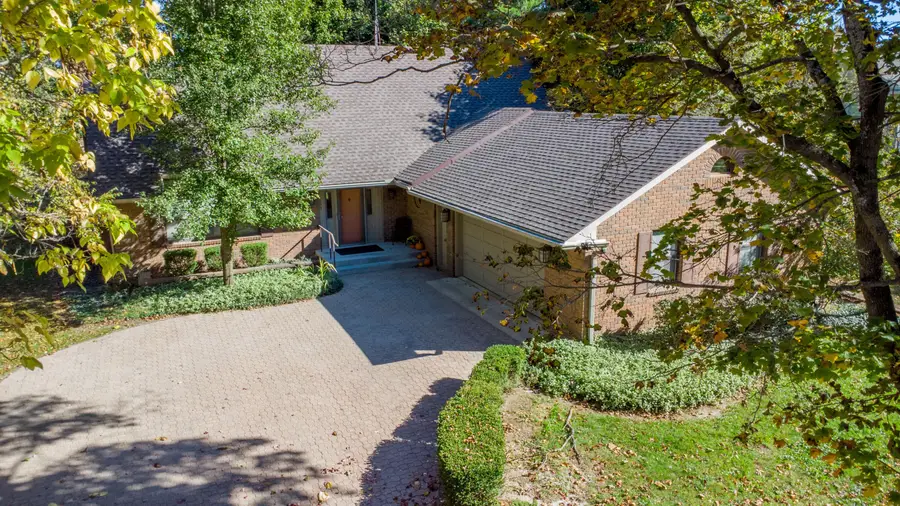 633 Flanders Street, Chelsea, MI 48118 - #3
