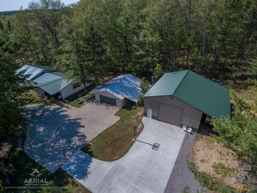 1941 High Road, Roscommon, MI 48653 - Image #3