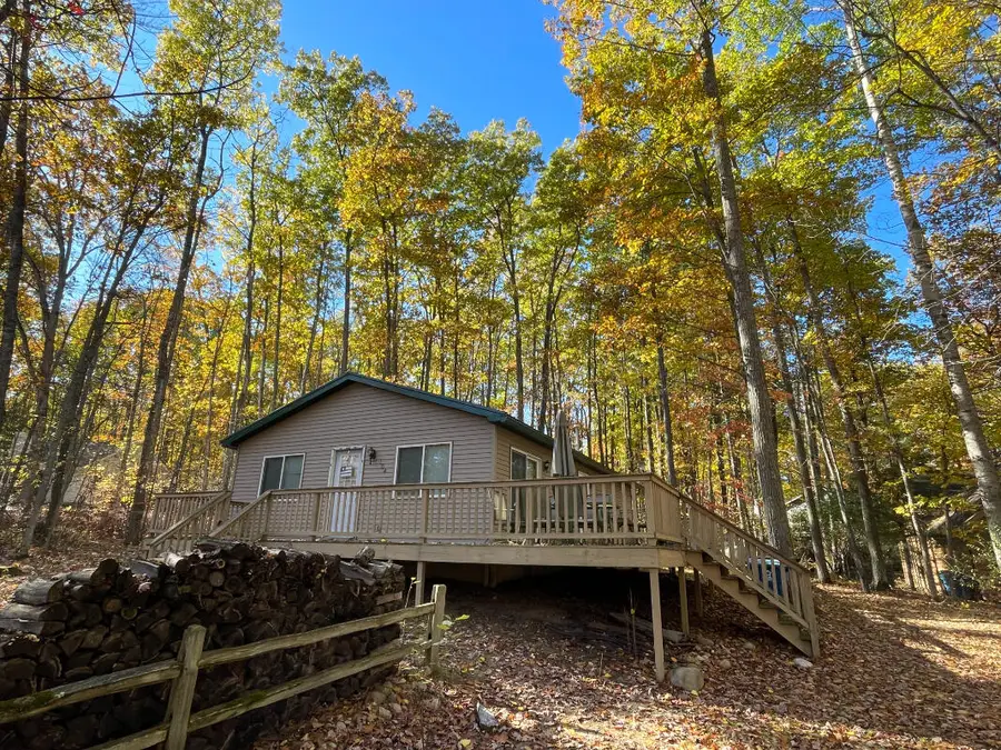 104 Heidi Court, Roscommon, MI 48653 - Image #2