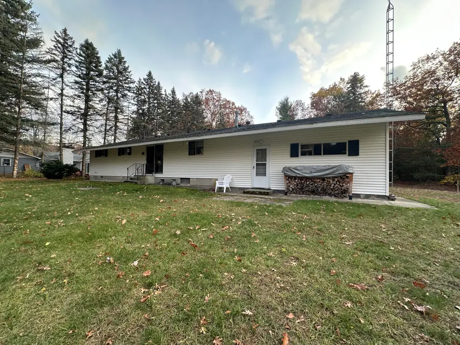 110 Bell Avenue, Prudenville, MI 48651 - Image #2