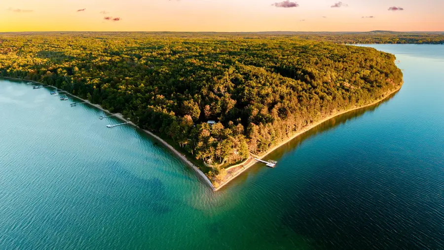 3063 Red Pine Point Drive, Indian River, MI 49749 - Image #3