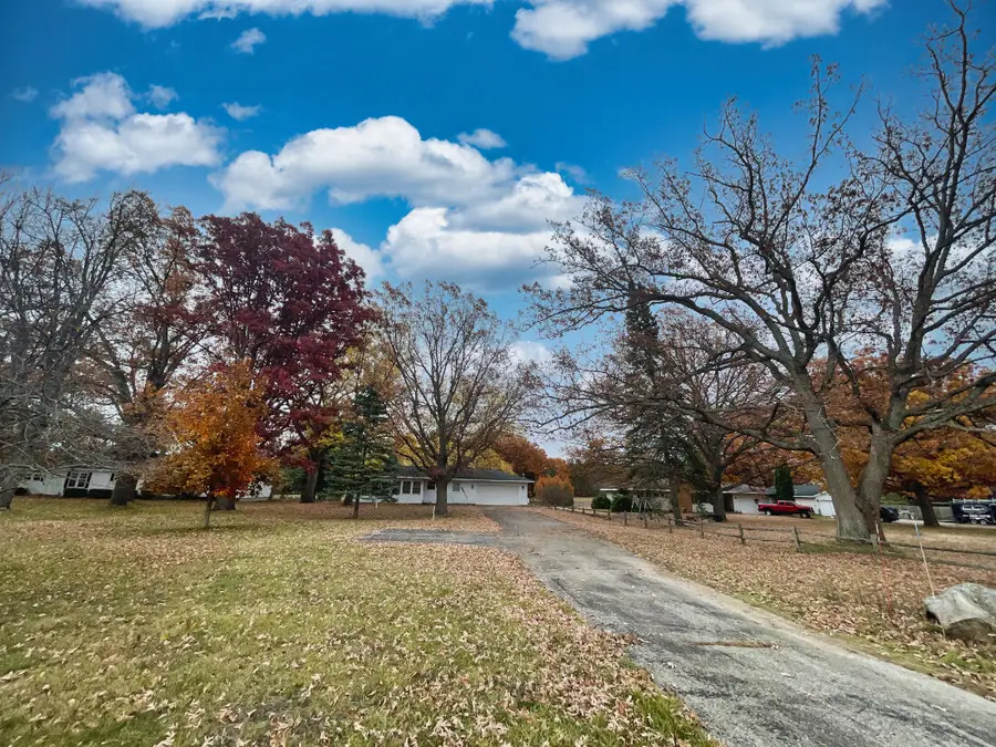 1435 S Loxley Road, Houghton Lake, MI 48629 - Image #2