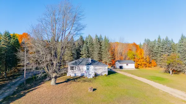 2703 E Moorsetown Road, Lake City, MI 49651