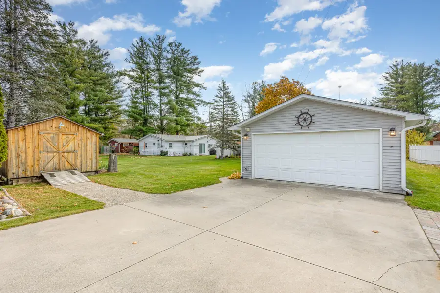 1212 Janice Lane, Beaverton, MI 48612 - Image #3