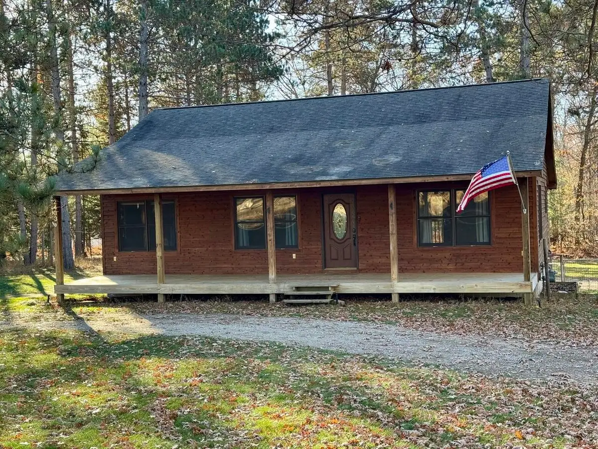 2433 W Maplehurst Drive, Roscommon, MI 48653 - Image #1