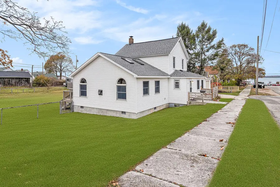 199 High Street, Saint Ignace, MI 49781 - Image #2