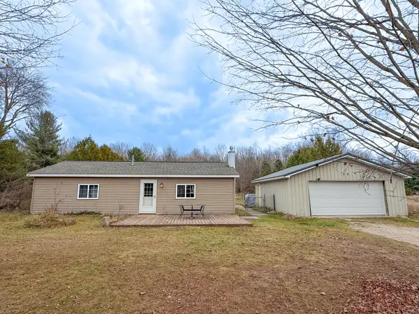 75 S Weldon Road, Beulah, MI 49617