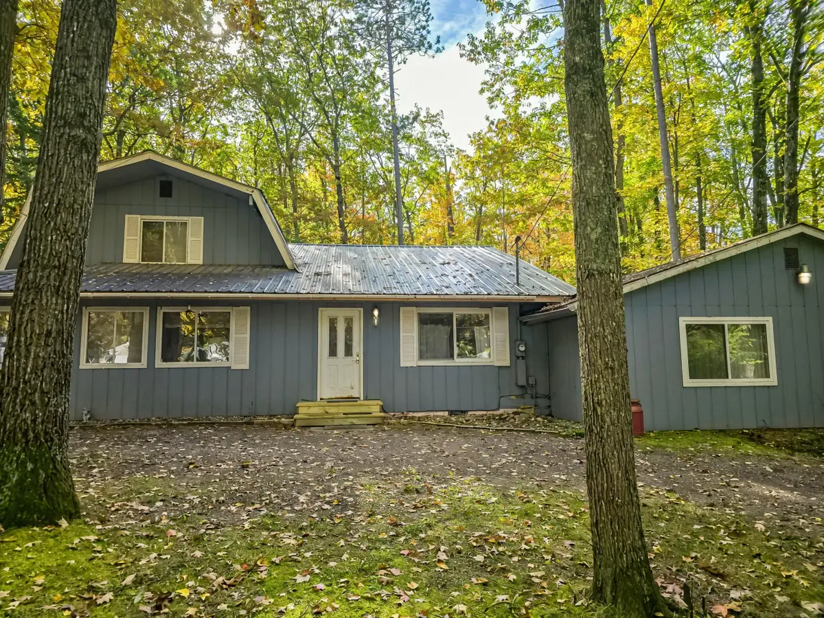 7207 Frontenac Avenue, Indian River, MI 49749 - Image #1