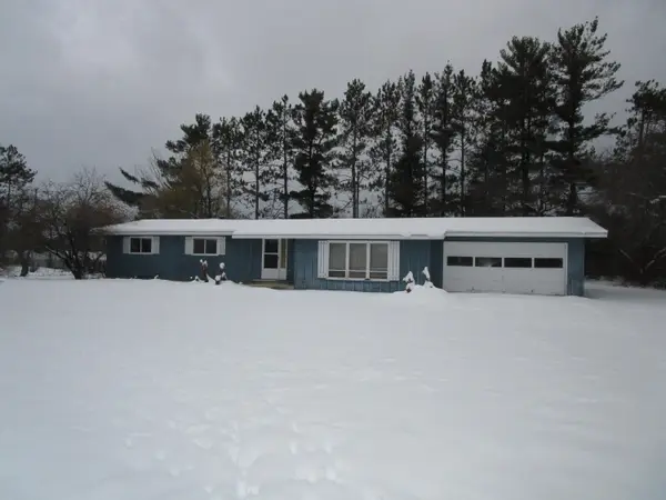 619 Snow Apple Court, Cheboygan, MI 49721