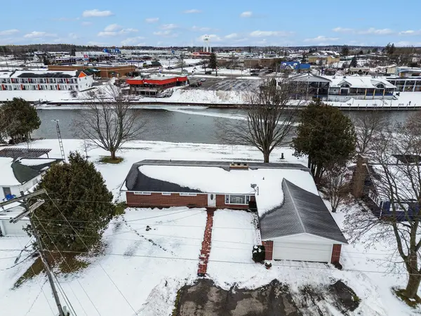 190 Riverside Drive, Cheboygan, MI 49721