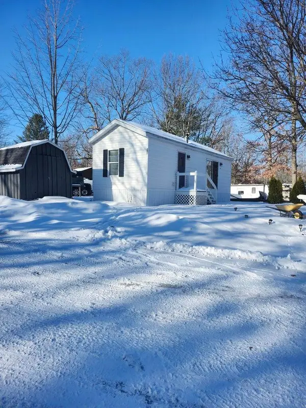 2757 Owens Road, Houghton Lake, MI 48629
