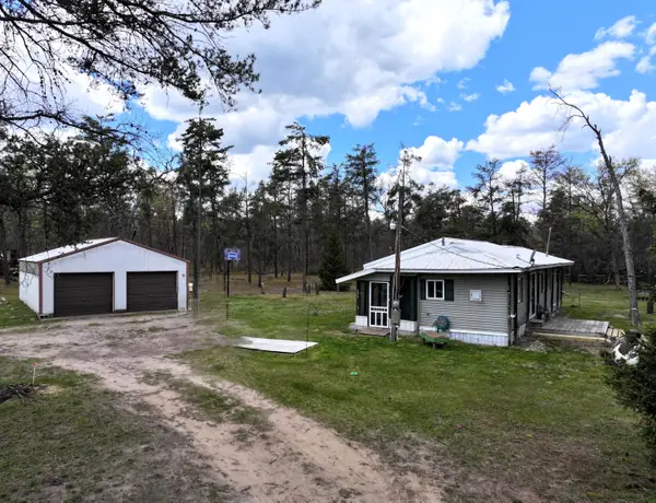 2762 S Horseshoe Trail, Grayling, MI 49738