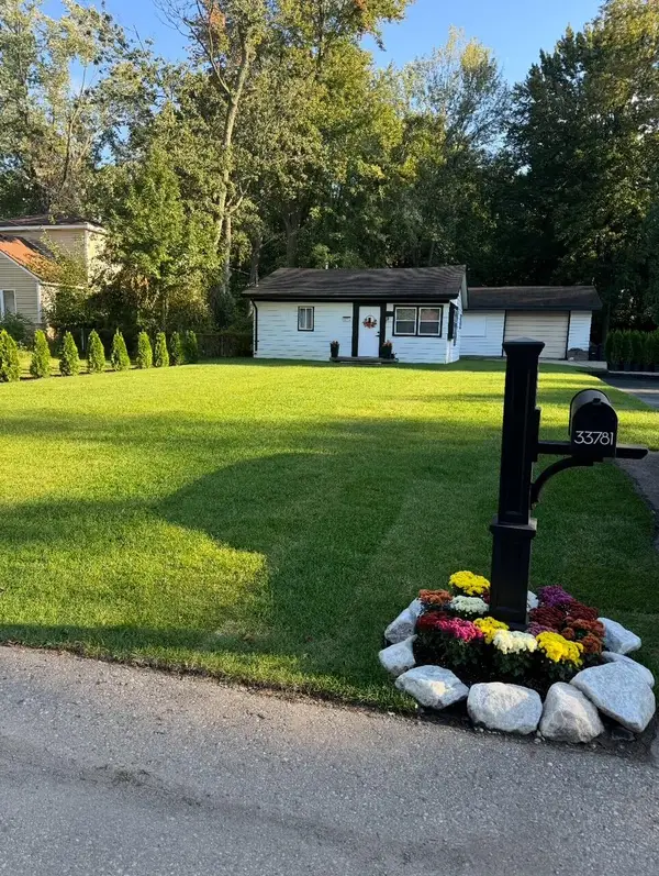 33781 Richland Street, Livonia, MI 48152