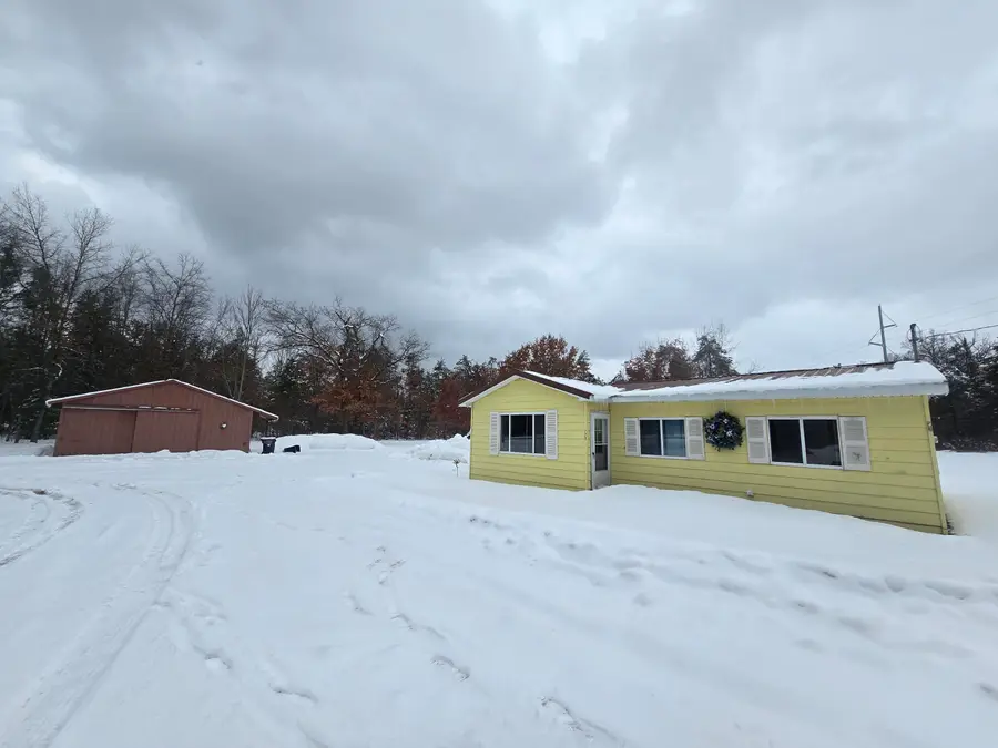 723 N Perry Creek Road, Fairview, MI 48621 - #2