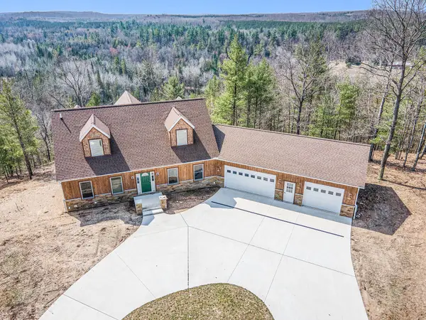 8453/8455 White Road, Indian River, MI 49749