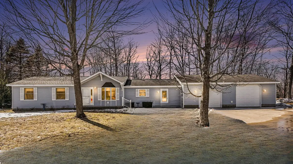 102 Peninsula Dr Drive, Prudenville, MI 48651 - #1