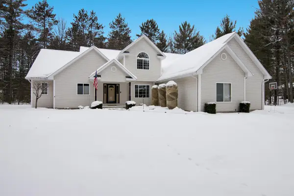 10701 Eastridge Court, Roscommon, MI 48653