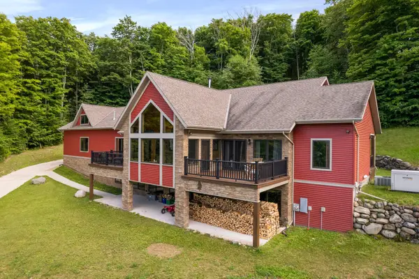 125 W Lakeview Road, Levering, MI 49755