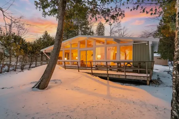 78 Plymouth Beach Drive, Indian River, MI 49749