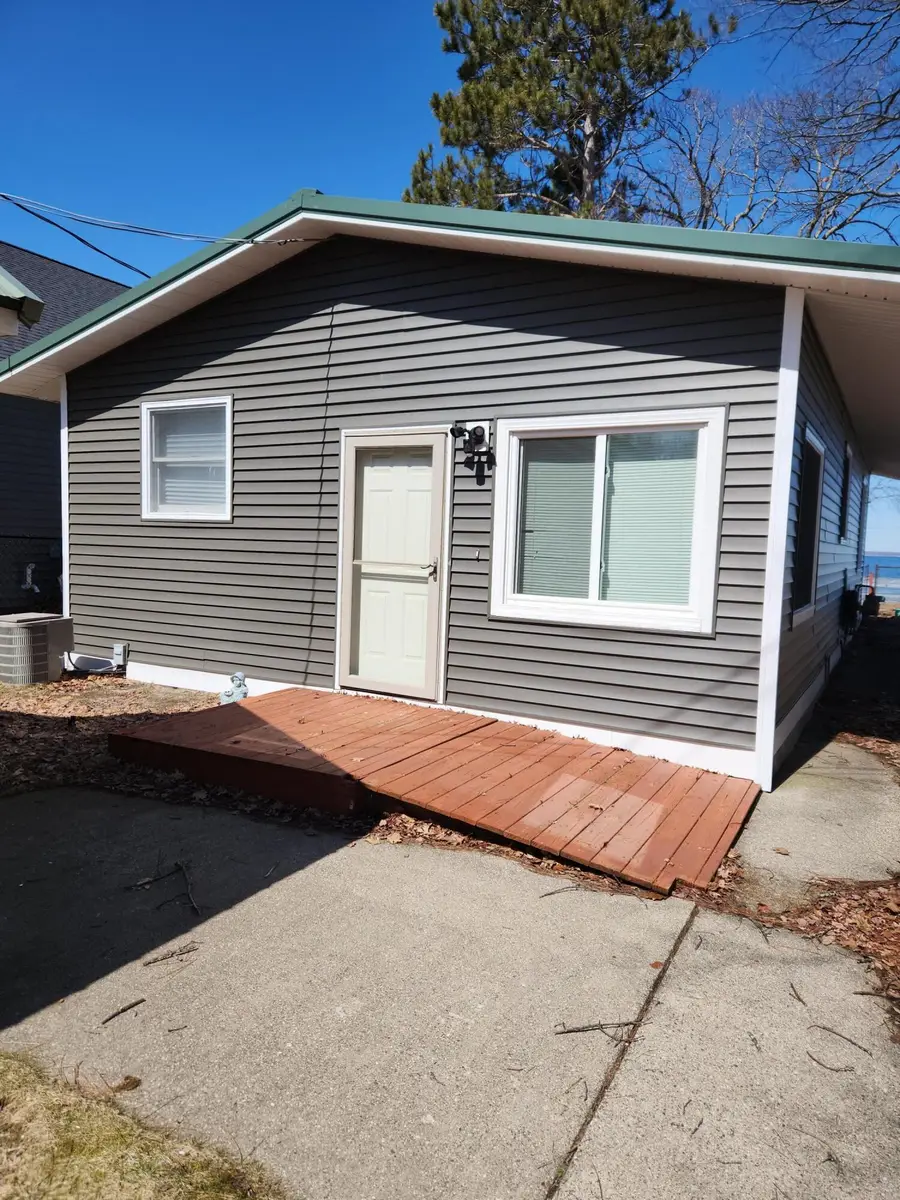 1504 Houghton View Drive, Houghton Lake, MI 48629 - #2