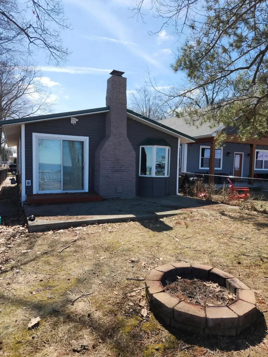 1504 Houghton View Drive, Houghton Lake, MI 48629 - #3