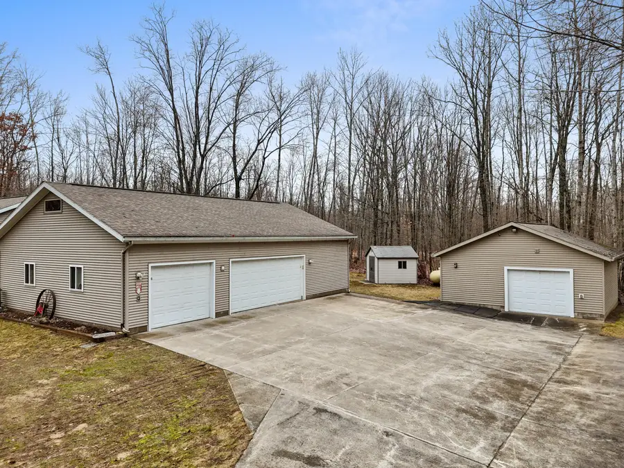 4200 Redwood Drive, Roscommon, MI 48653 - #3