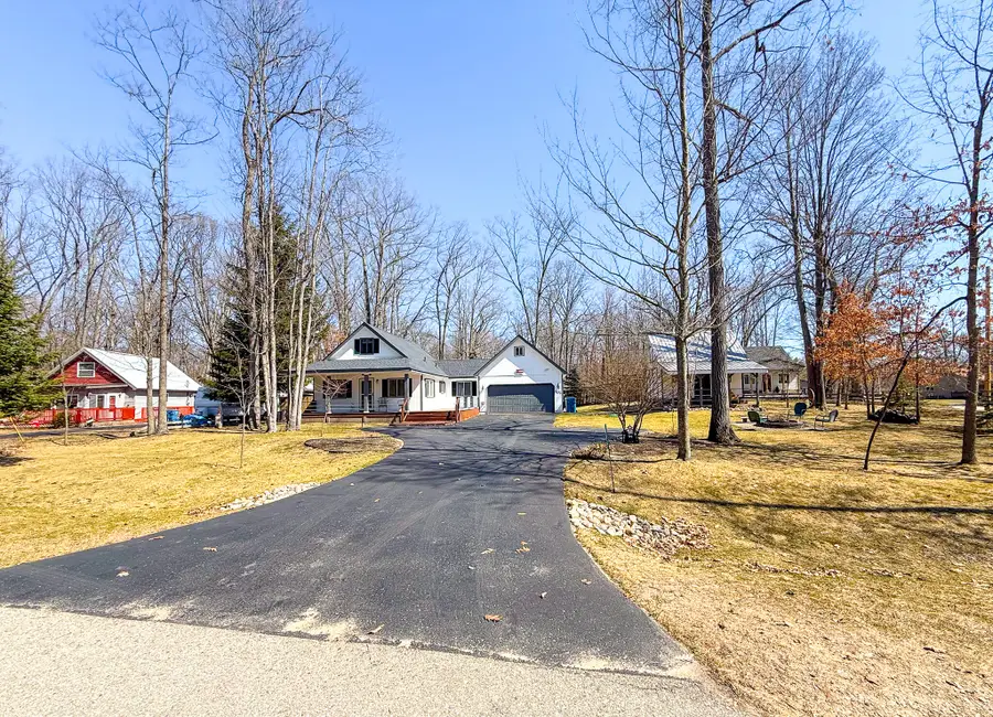 402 Sheffield Drive, Roscommon, MI 48653 - #3