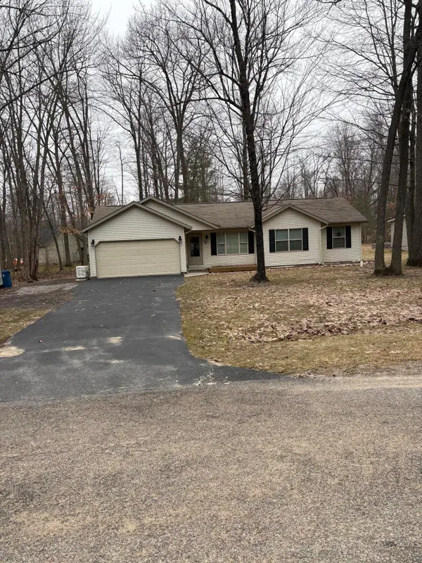 142 Winding Drive, Houghton Lake, MI 48629