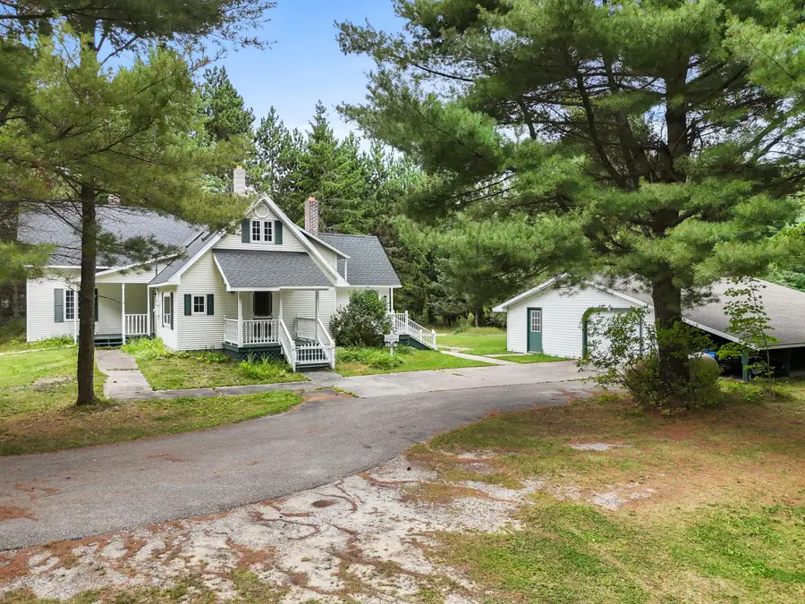 2260 W Pinewood Drive, Roscommon, MI 48653 - #2