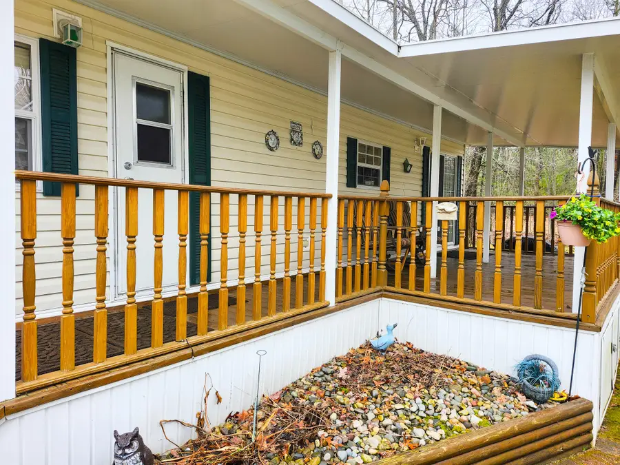 2757 Owens Drive, Houghton Lake, MI 48629 - #3