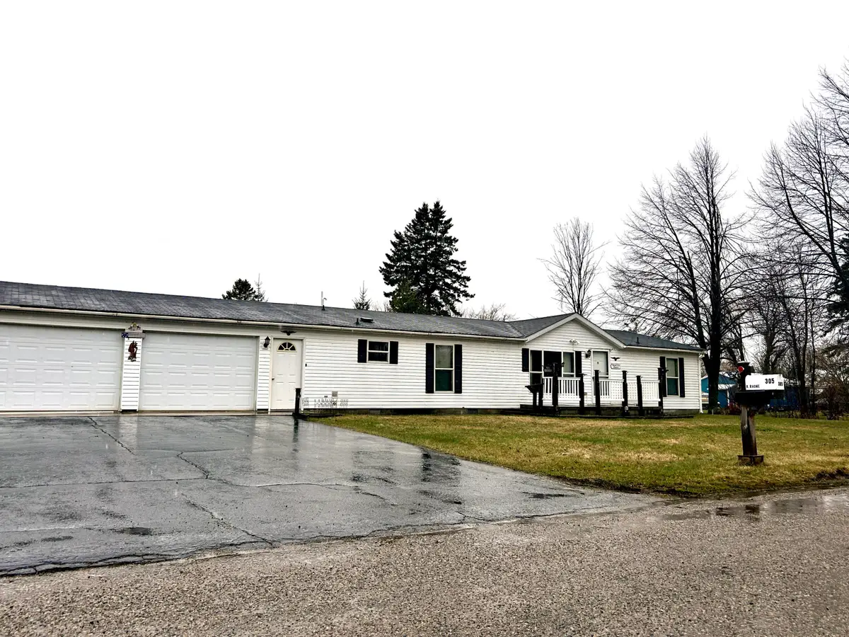 305 Cedar Street, Cheboygan, MI 49721 - #1