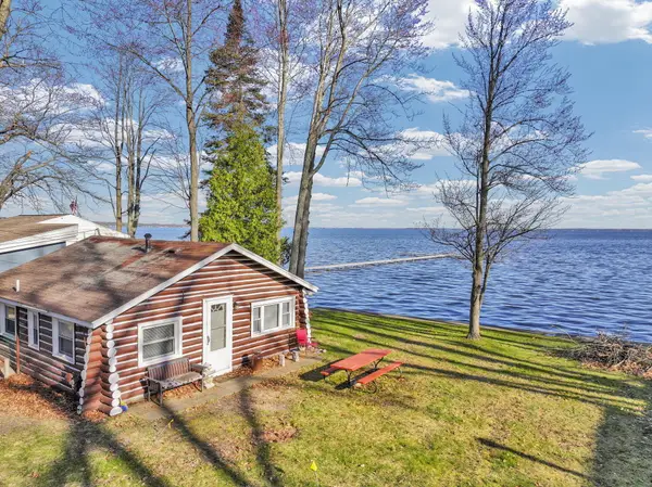 4048 W Houghton Lake Drive, Houghton Lake, MI 48629