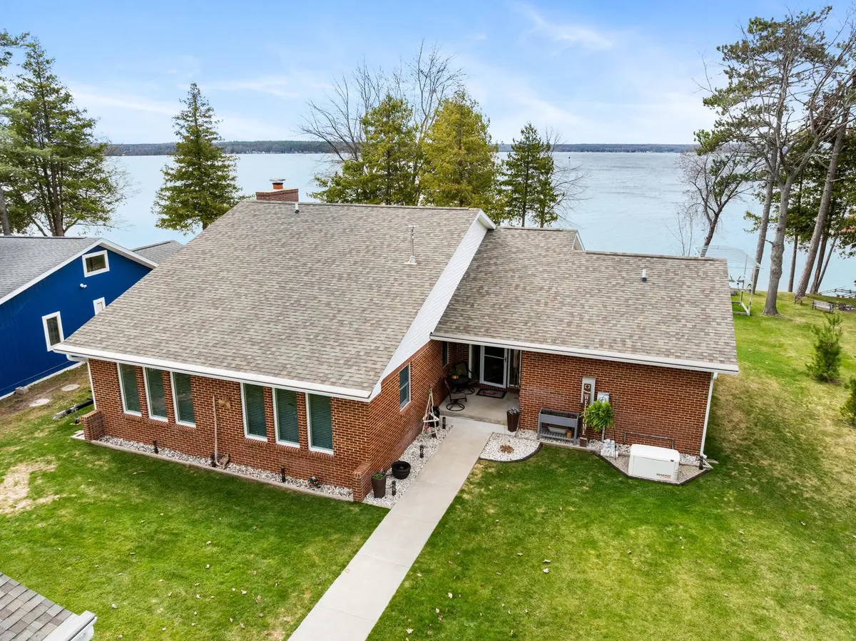 516 W Shoreview Lane, Indian River, MI 49749 - #1
