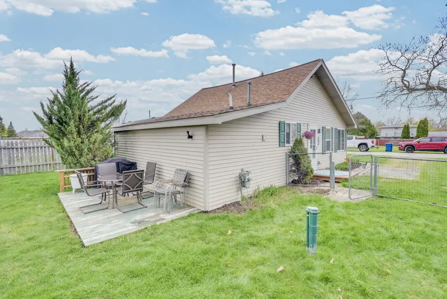 220 Oliver, Houghton Lake, MI 48629 - #2