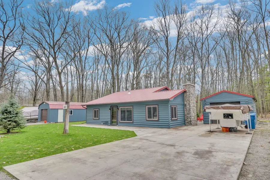305 Miller Drive, Houghton Lake, MI 48629 - #3