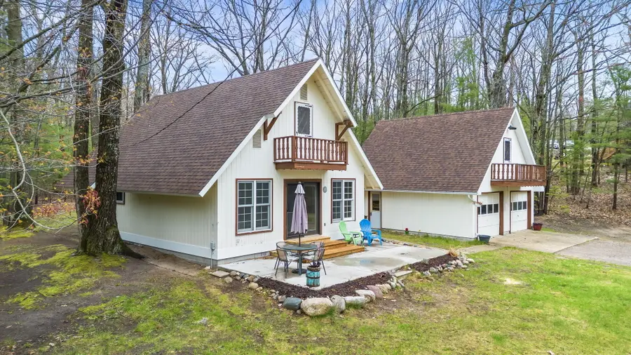 48 Sturgeon Bay Road, Indian River, MI 49749 - #2