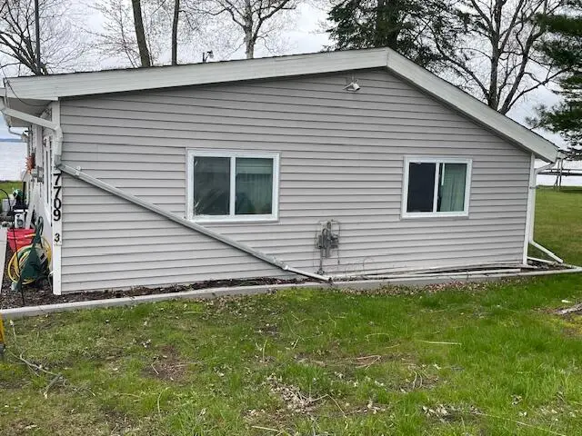 7709 E Houghton Lake Drive, Houghton Lake, MI 48629 - #2